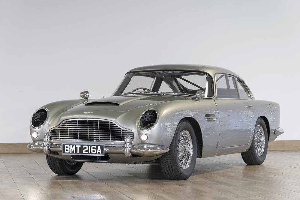 Aston Martin − Sixty Years of James Bond (1)