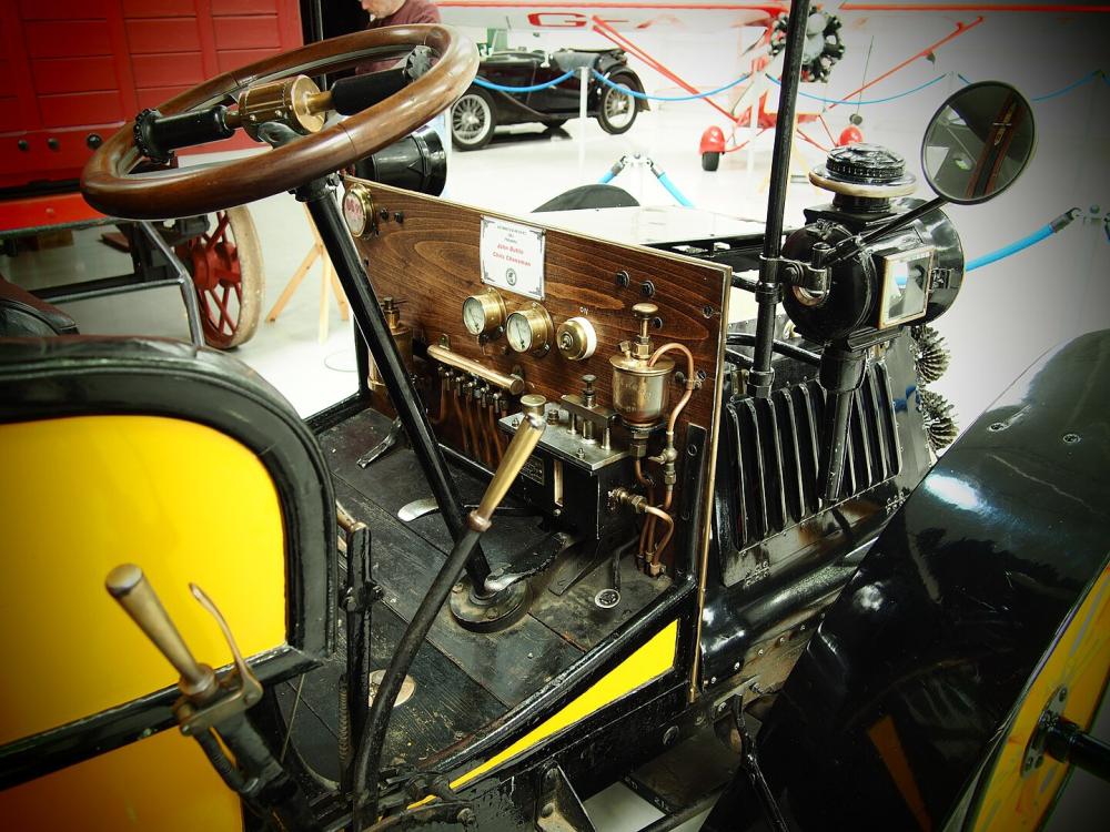 1898 Panhard Levassor. Photo: Timitrius.