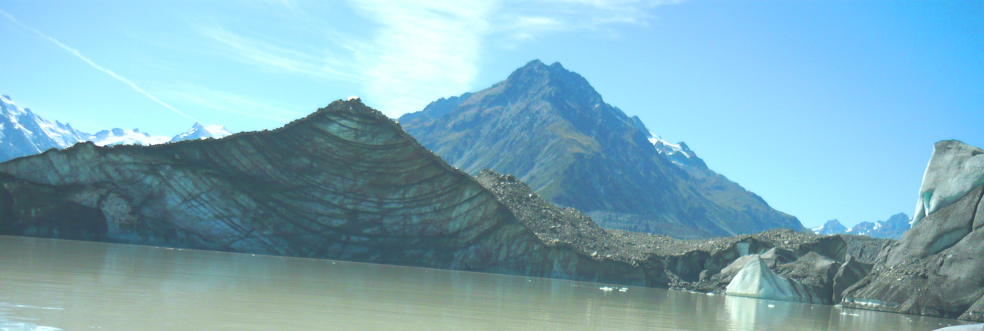 Chilling beauty: A journey across the Tasman Glacier Lake